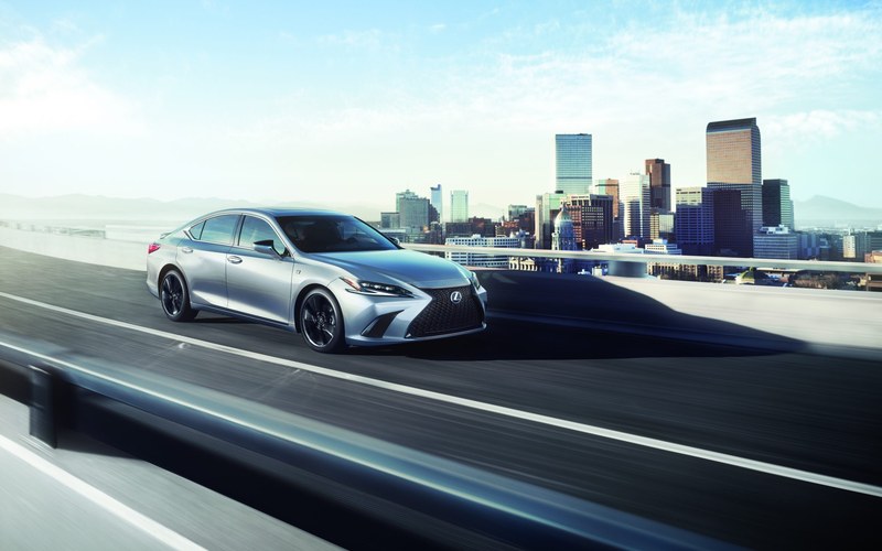 Lexus ES 350 Hybrid 2024 with chauffeur in Dubai